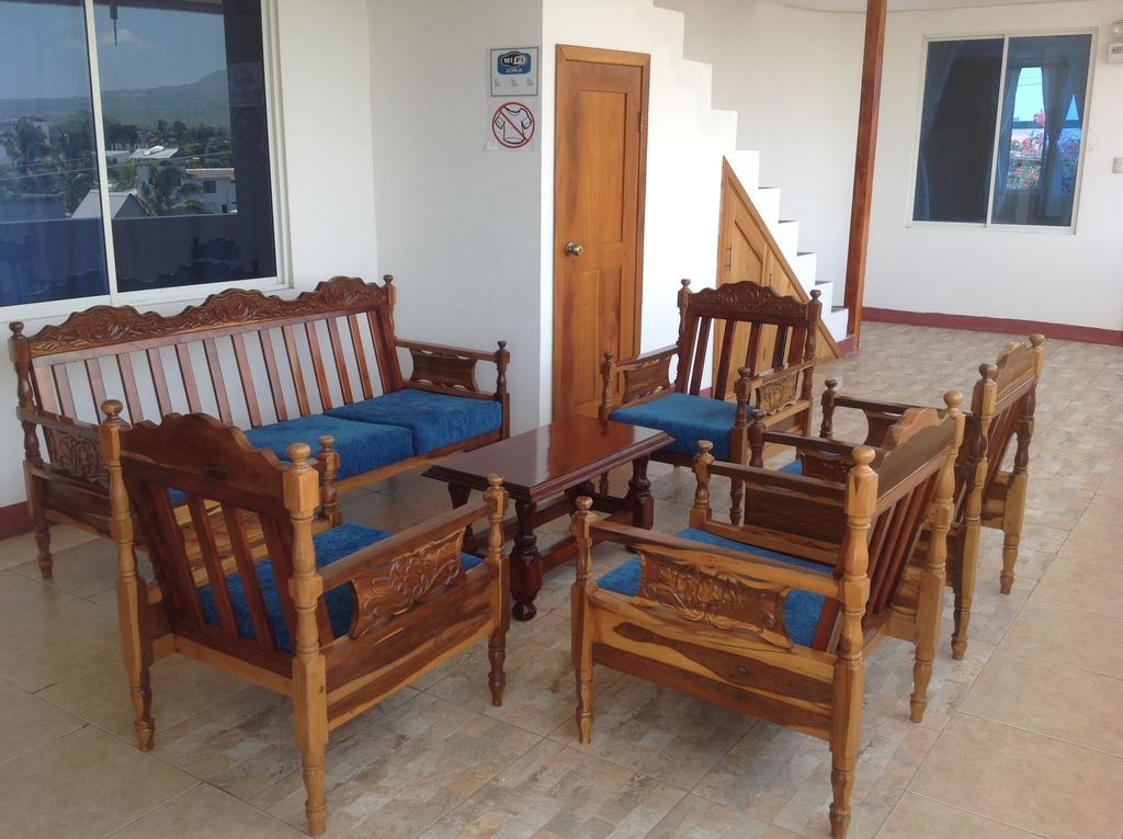 Gloria - Galapagos Inn Puerto Ayora  Exteriér fotografie