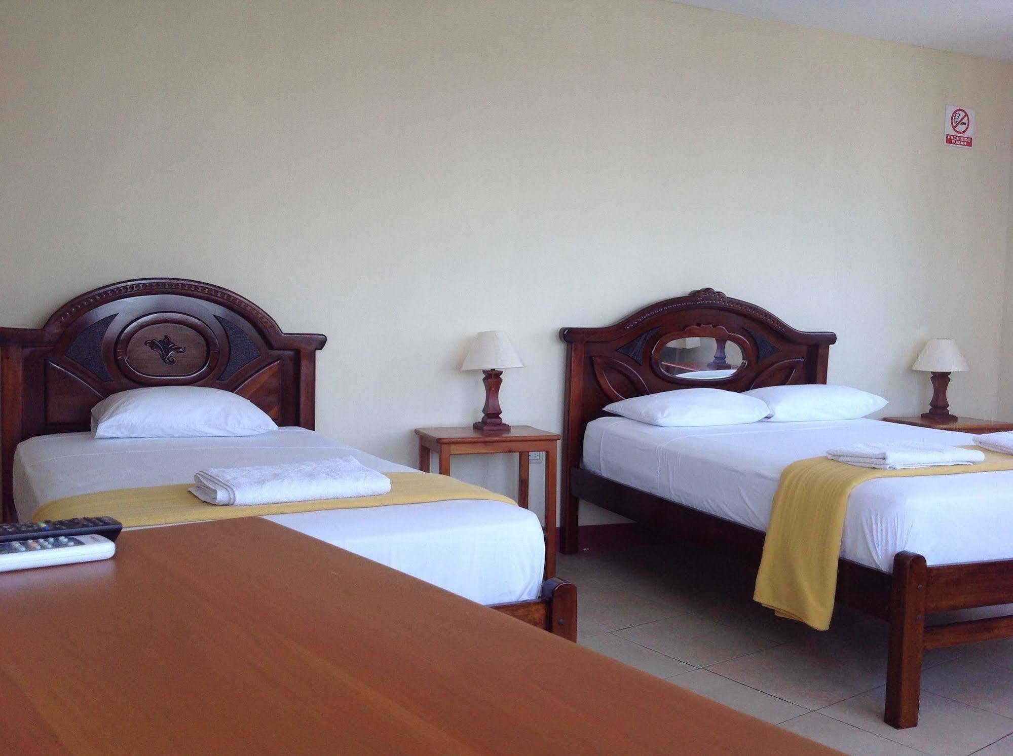 Gloria - Galapagos Inn Puerto Ayora  Exteriér fotografie