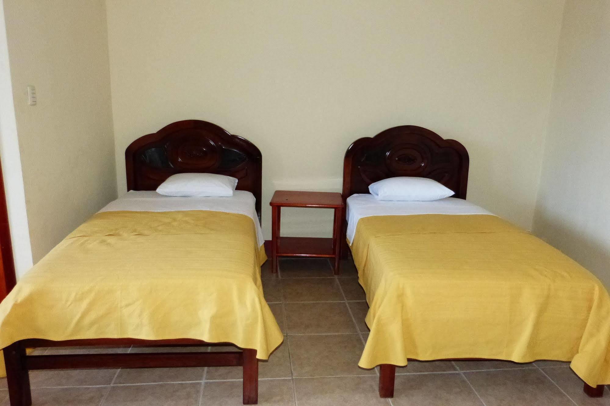 Gloria - Galapagos Inn Puerto Ayora  Exteriér fotografie