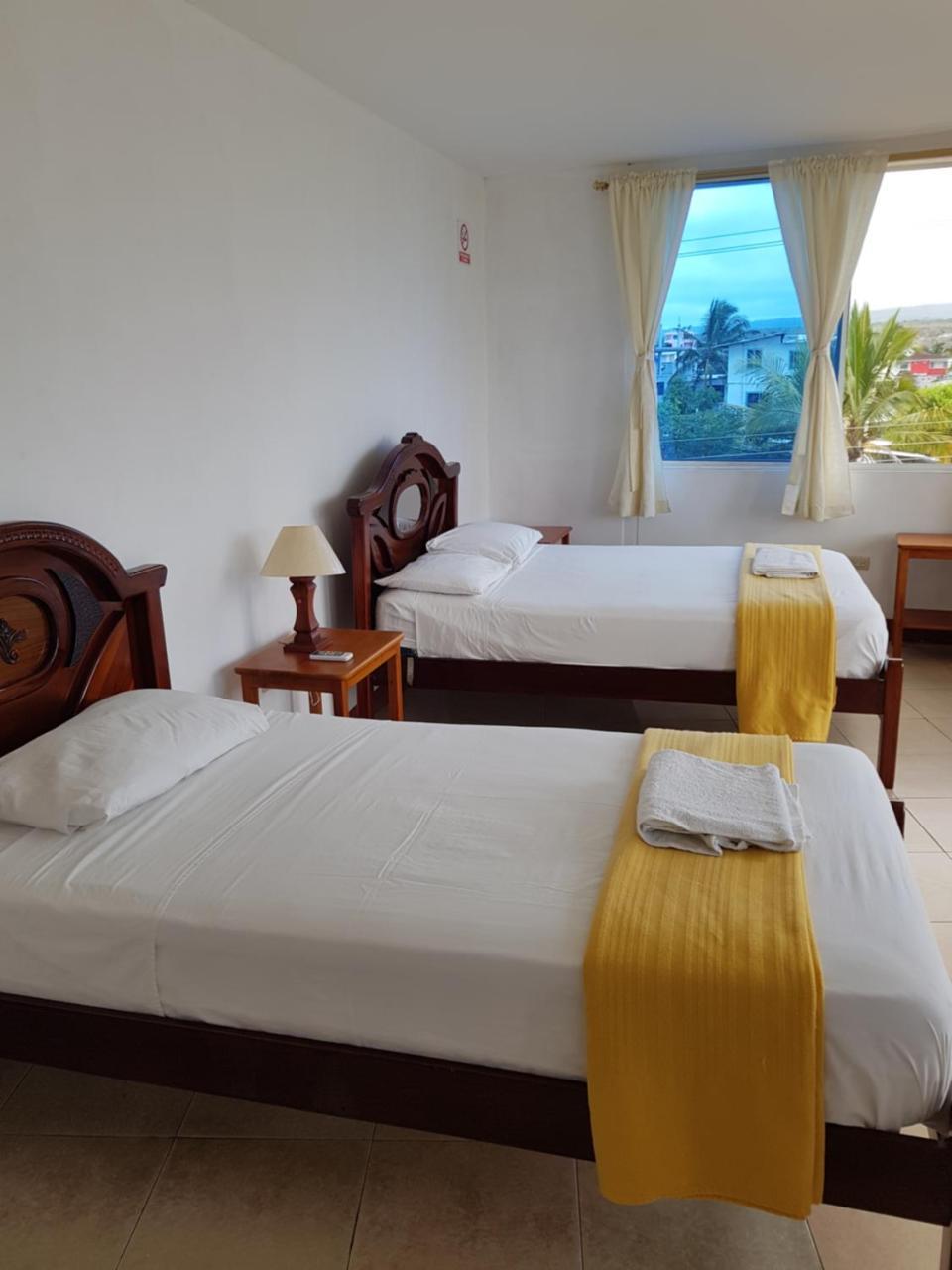 Gloria - Galapagos Inn Puerto Ayora  Exteriér fotografie
