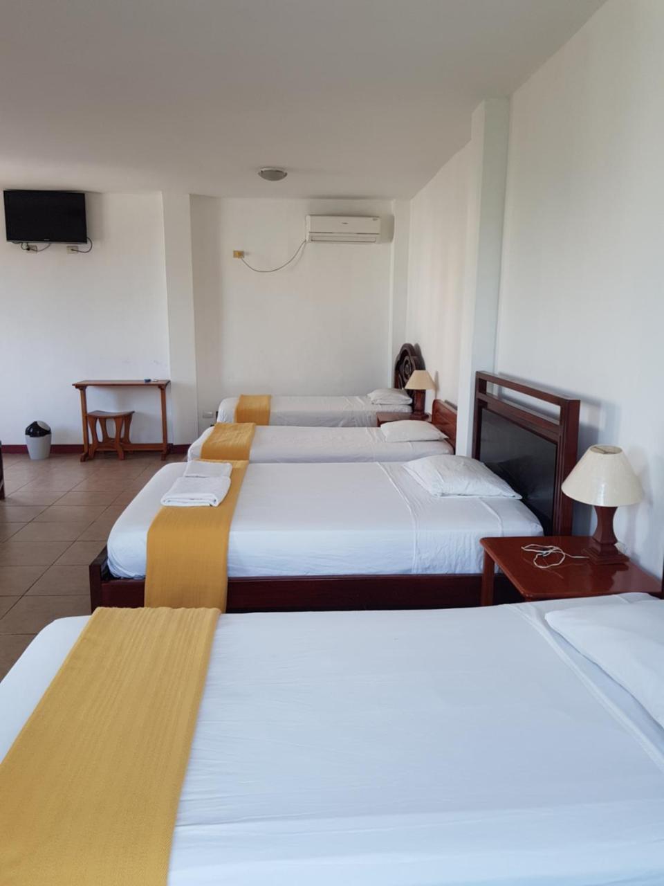Gloria - Galapagos Inn Puerto Ayora  Exteriér fotografie