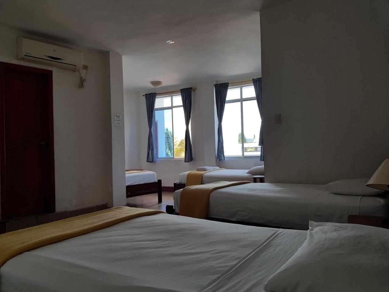 Gloria - Galapagos Inn Puerto Ayora  Exteriér fotografie