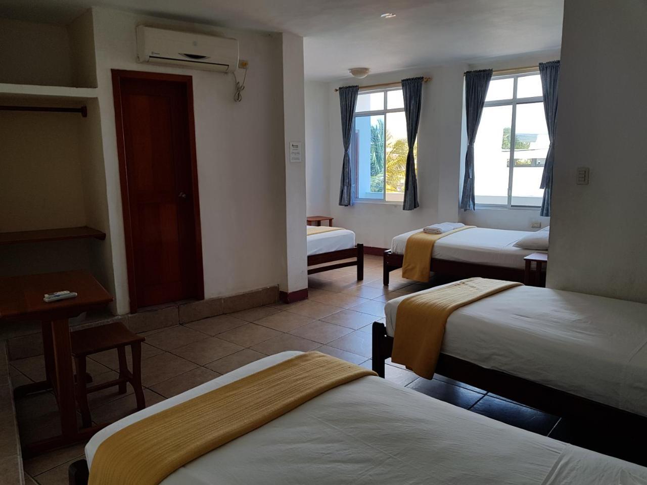 Gloria - Galapagos Inn Puerto Ayora  Exteriér fotografie